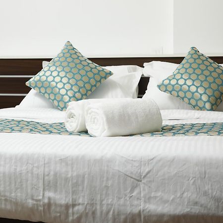 Puthens Clifton Inn Kottayam Esterno foto